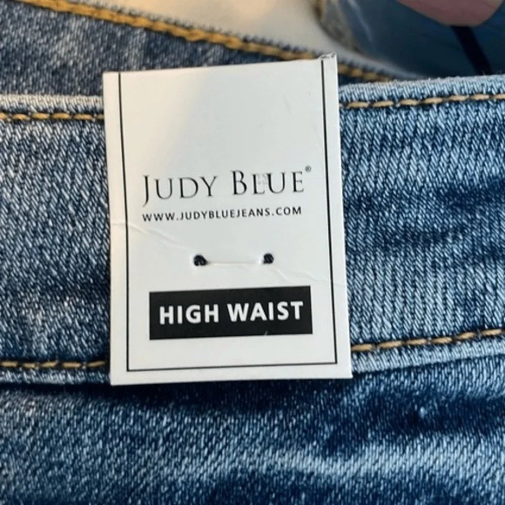 Judy Blue High Waisted Lightly Distressed Jean‎ Shorts 6